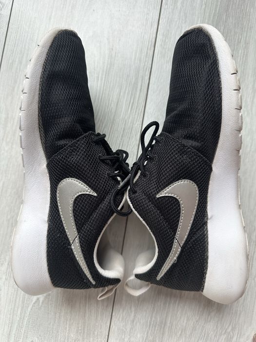 Кросівки підліткові жіночі Nike Roshe run  599728-021