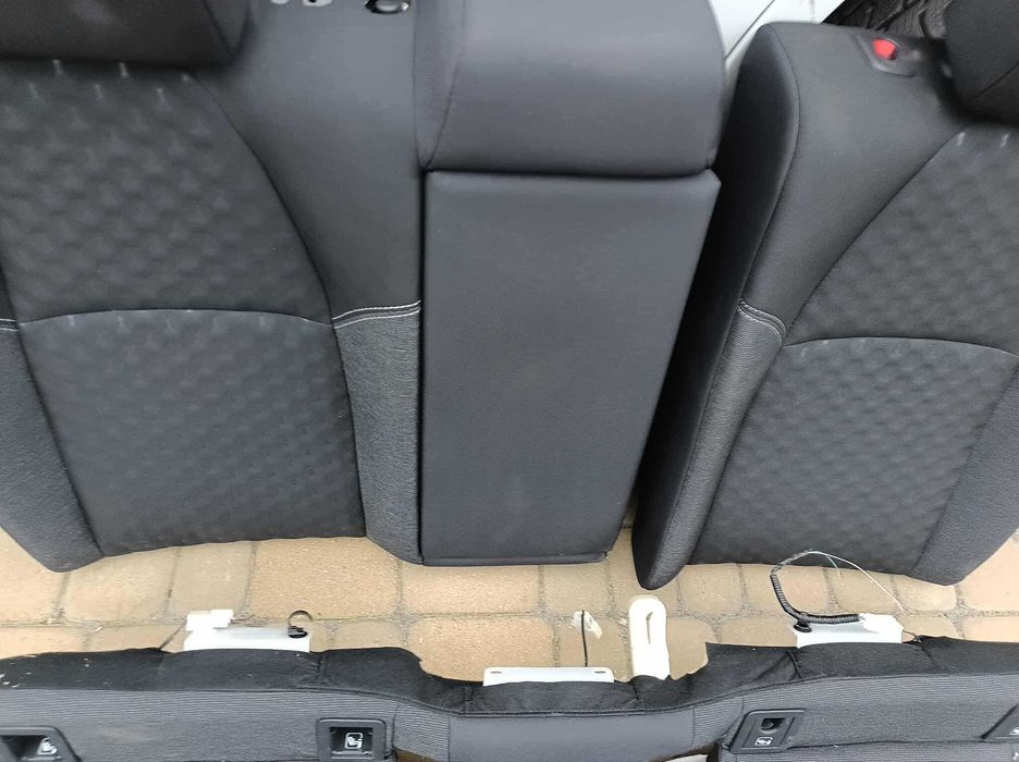 Toyota Corolla E21 sedan fotele kanapa boczki tunel lift wysyłka