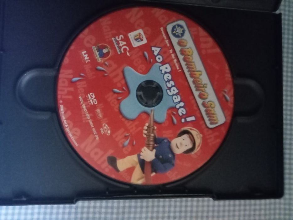 2  DVDS infantis com caixa