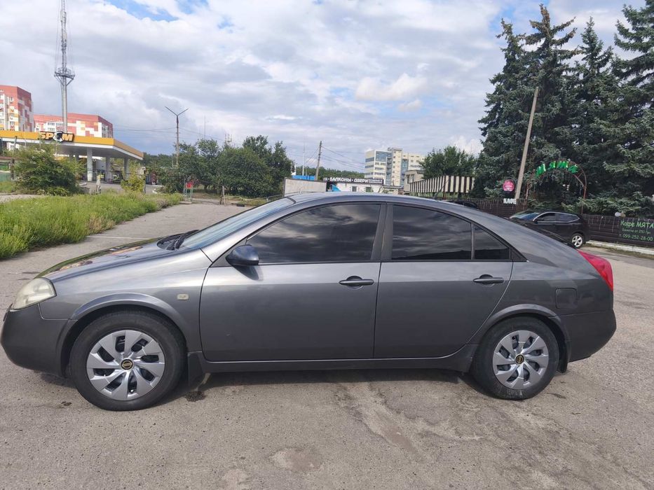Nissan primera P12