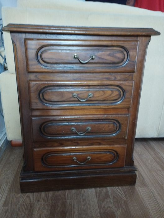 Mesinha de cabeceira