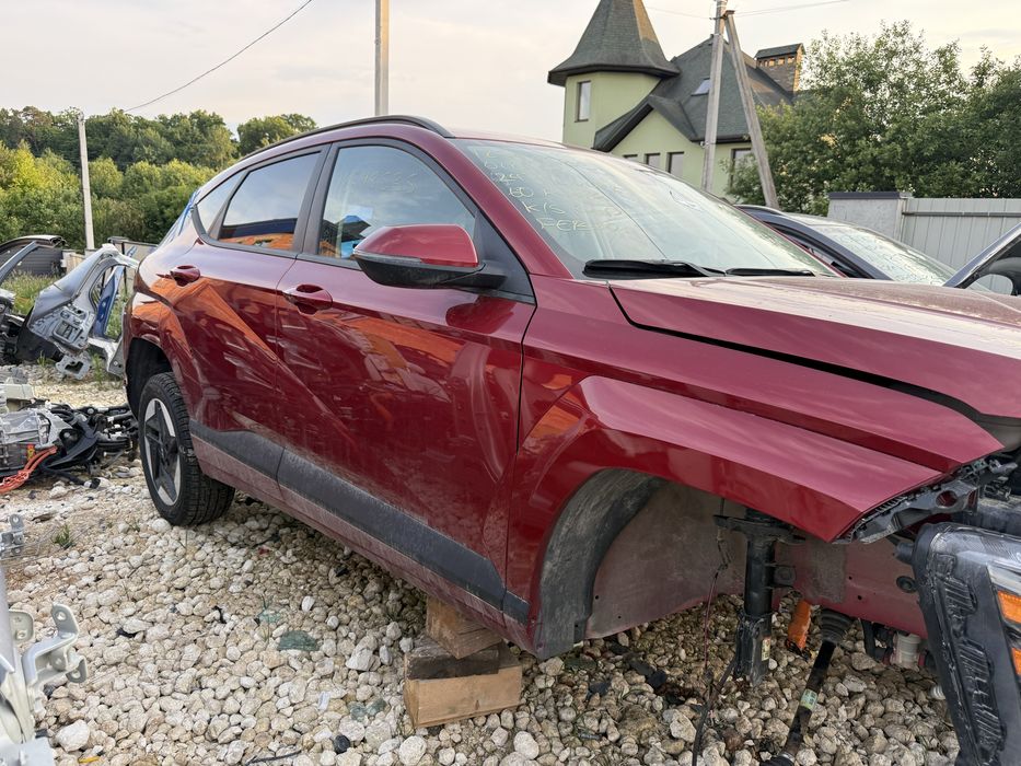 Двері праві передні і задні до Hyundai Kona , Хʼюндай Кона 2024р. червоні