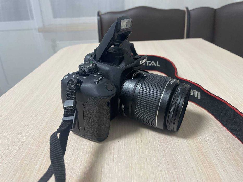 Фотоаппарат Canon 700d + объектив 18-55