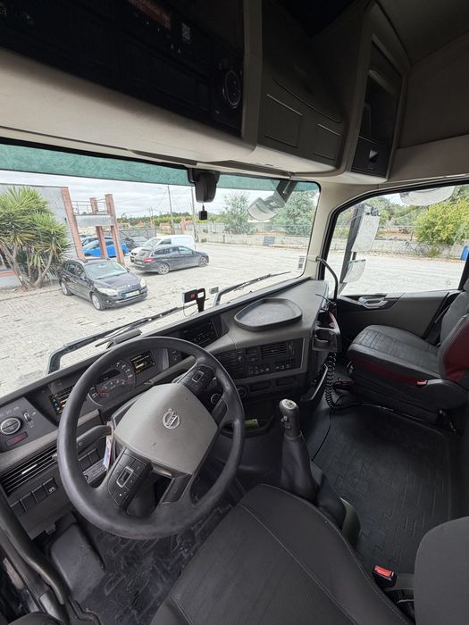 VOLVO       FH460