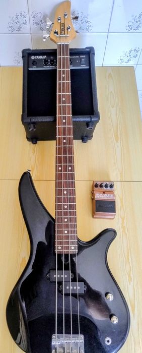 Бас-гитара YAMAHA ERB070 + підсилювач з колонкою YAMAHA YB15 + компресор- DIGITECH BASS SQUEEZE
