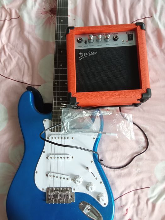 Продам электрогитару