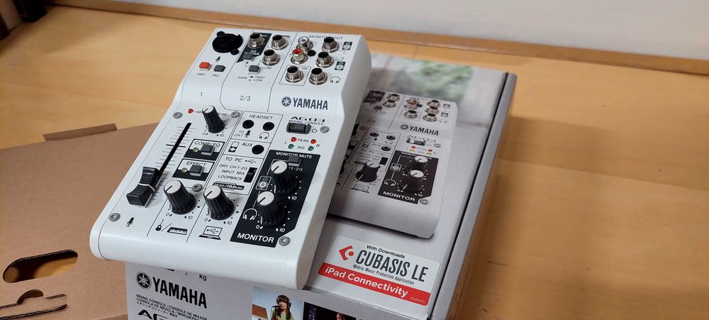 Mesa de Mistura Yamaha AG03 como nova, com caixa