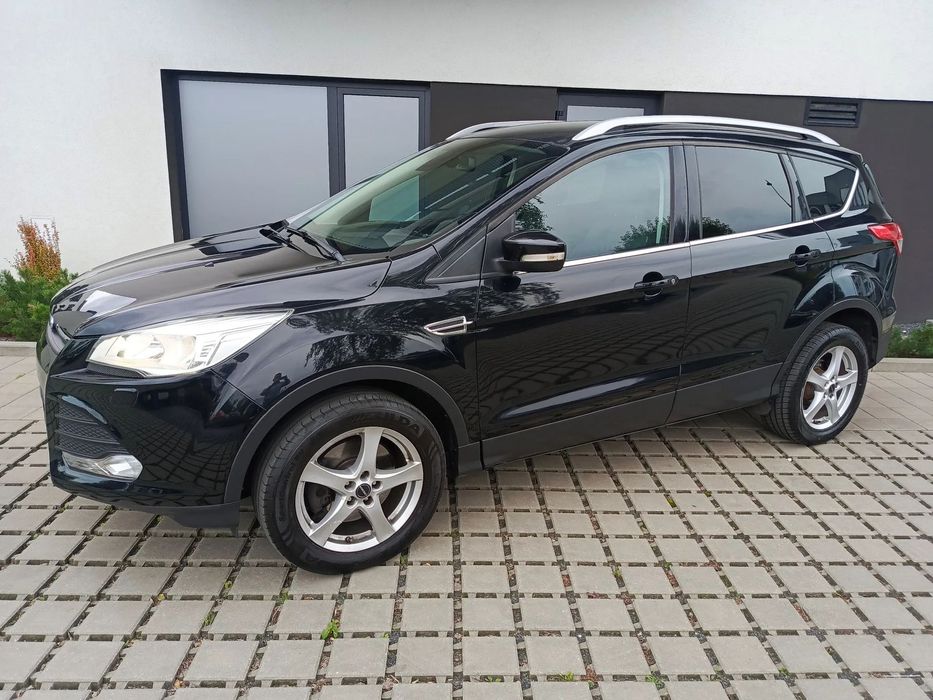 Ford Kuga Bezwypadkowy Bezkolizyjny Titanium Jak Nowy.