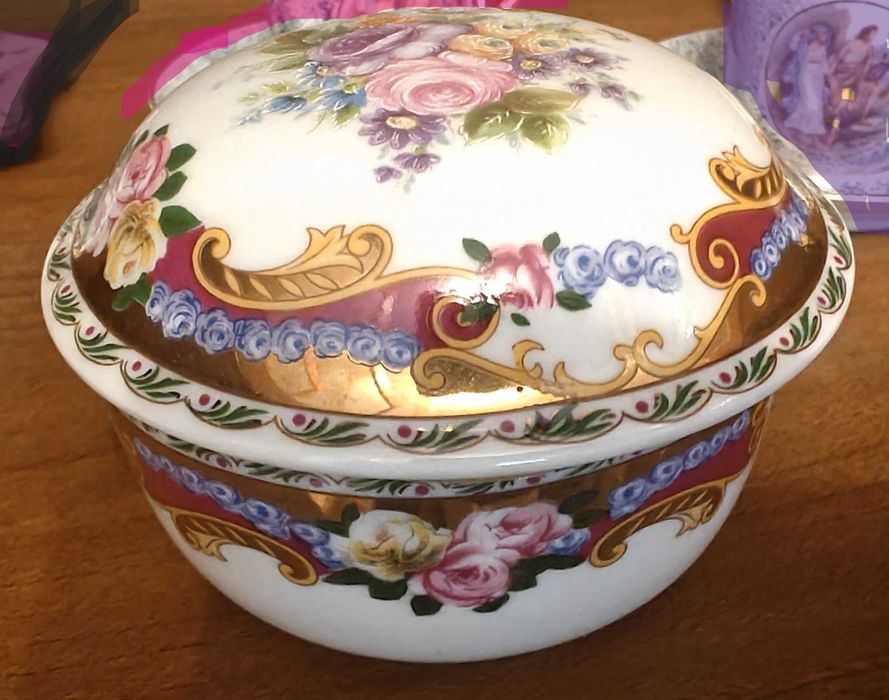 Caixa com tampa de LImoges