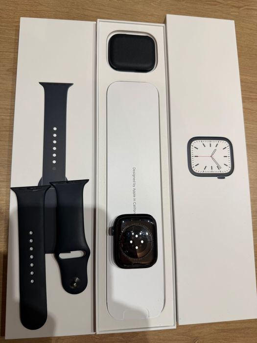 Apple Watch 7 gen. 45 mm - komplet