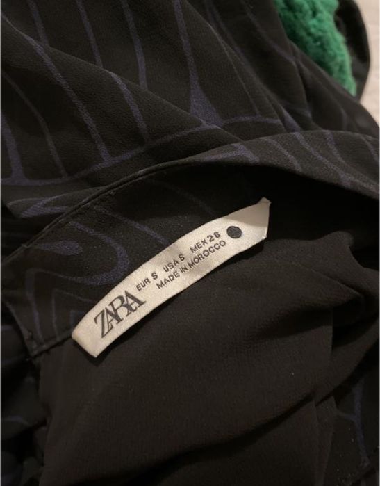 Готичне плаття з рюшами на запах