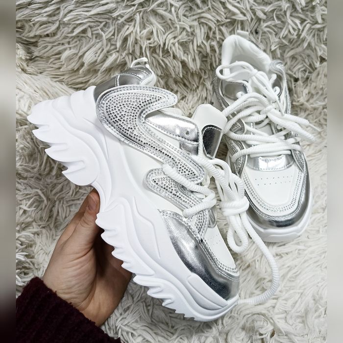 Nowe buty sneakersy białe srebrne 39