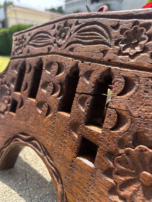 Canga de Bois Antiga em Madeira Entalhada – Peça Tradicional Portuguesa