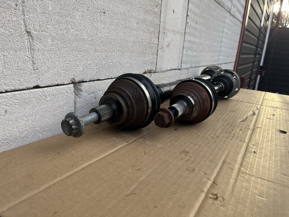 Полуось піввісь привод шрус Фольксваген шкода vw skoda Пассат Тігуан