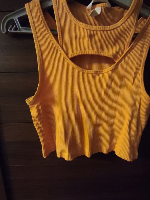 Sprzedam crop top prążkowany