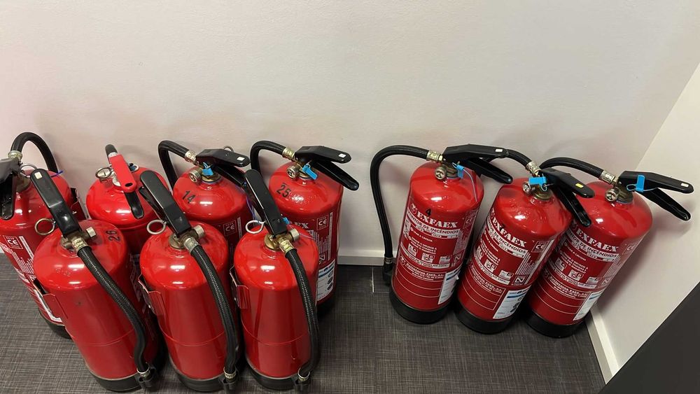 Extintores (5) dentro de prazo