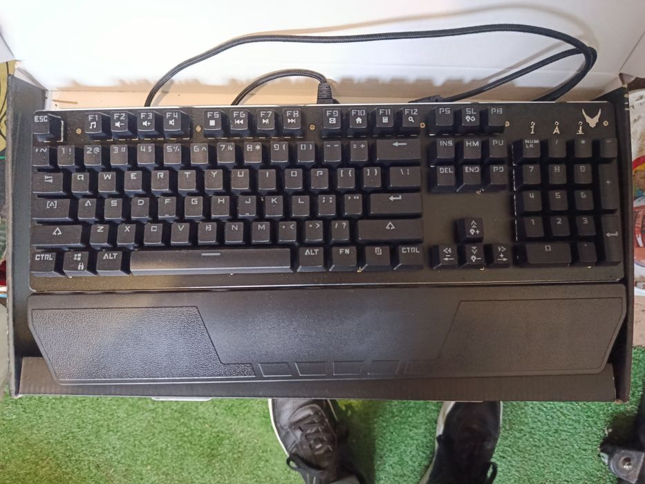 Klawiatura mechaniczna varr