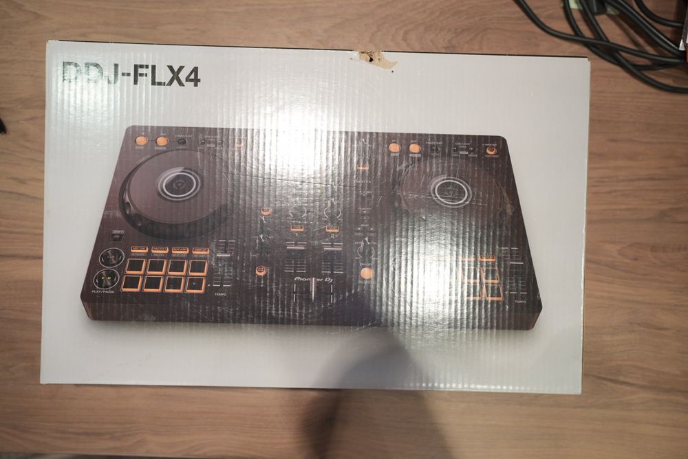 Pioneer DJ DDJ-FLX4 — стан НОВИЙ