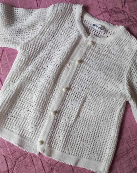 В'язаний кардиганчик на дівчинку