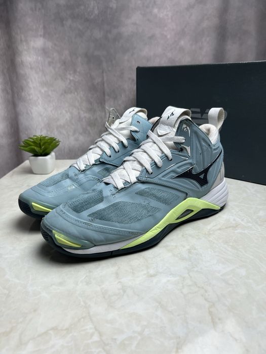 Кроссовки валейбольні WAVE MOMENTUM 2 MID Розмір 45 Original Взуття