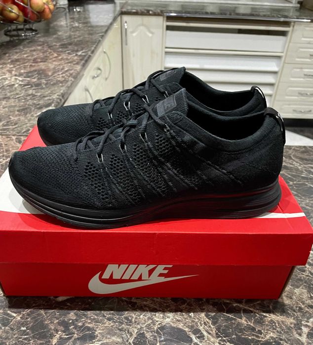 Nike Flyknit Trainer Triple Black rozmiar 44eu