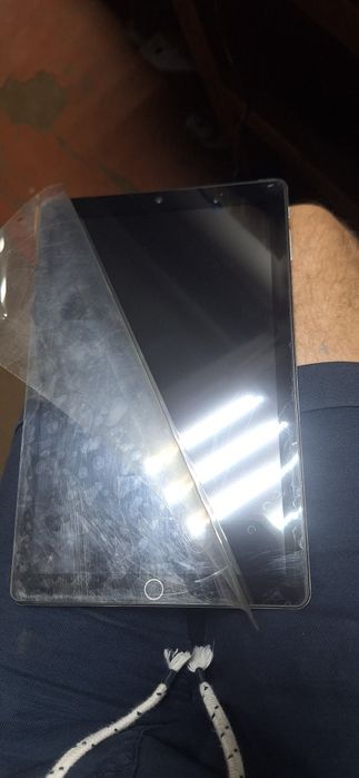 Планшет Asus X Pad 10 LTE не вмикається