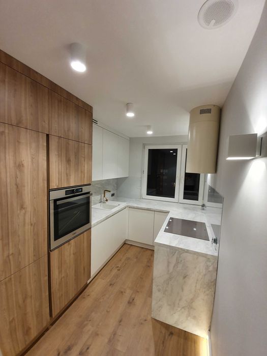 Meble na wymiar- Kuchnie, szafy, łazienki, garderoby, Stolarz