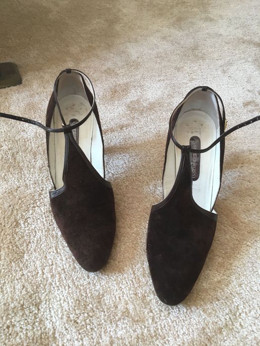 Sergio Rossi oryginalne wloskie czółenka szpilka naturalny zamsz  38