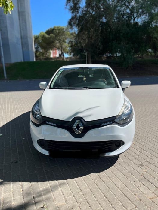 Renault clio 1.5 dci — photo 2