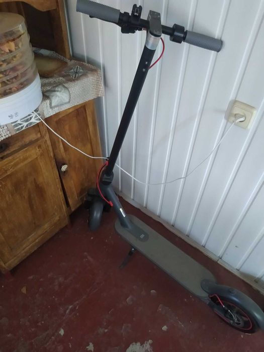 єлектросамокат новий