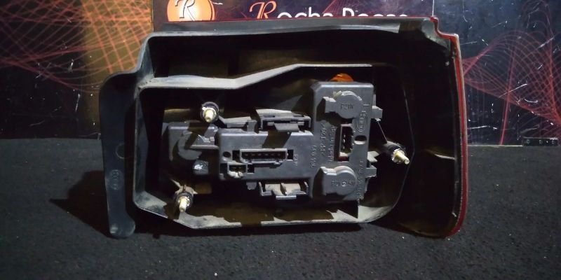 Farolim Stop Esq Seat Ibiza Iii (6K1)
