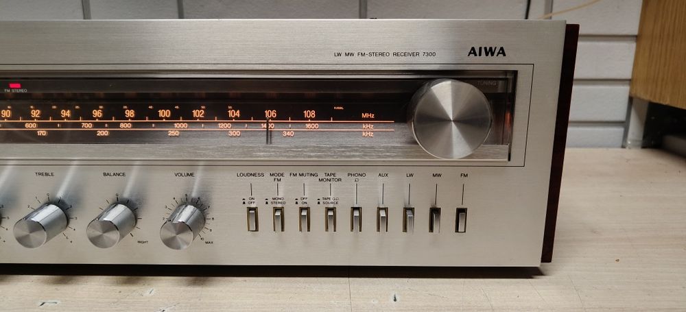 Amplituner AIWA AX-7300E. Vintage