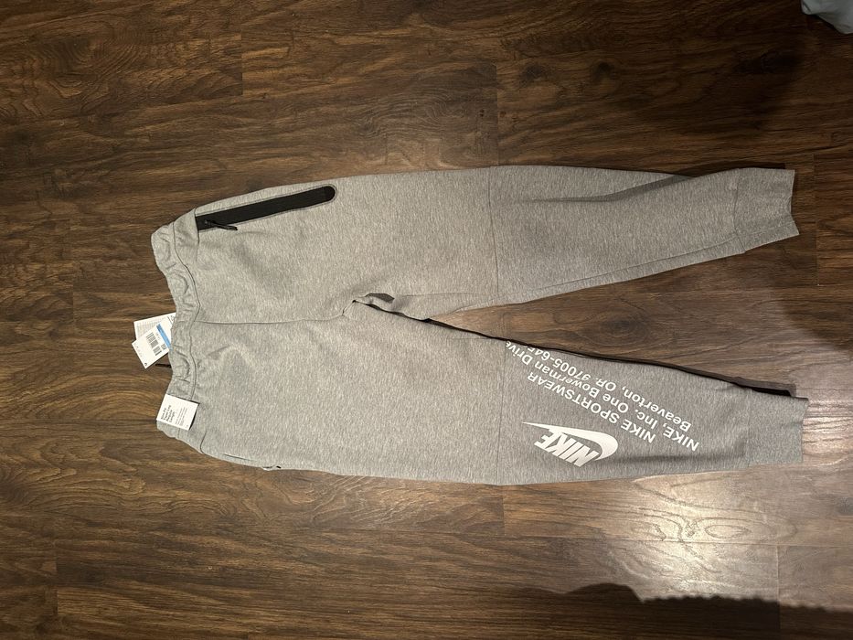 Брюки серые Nike Tech Fleece