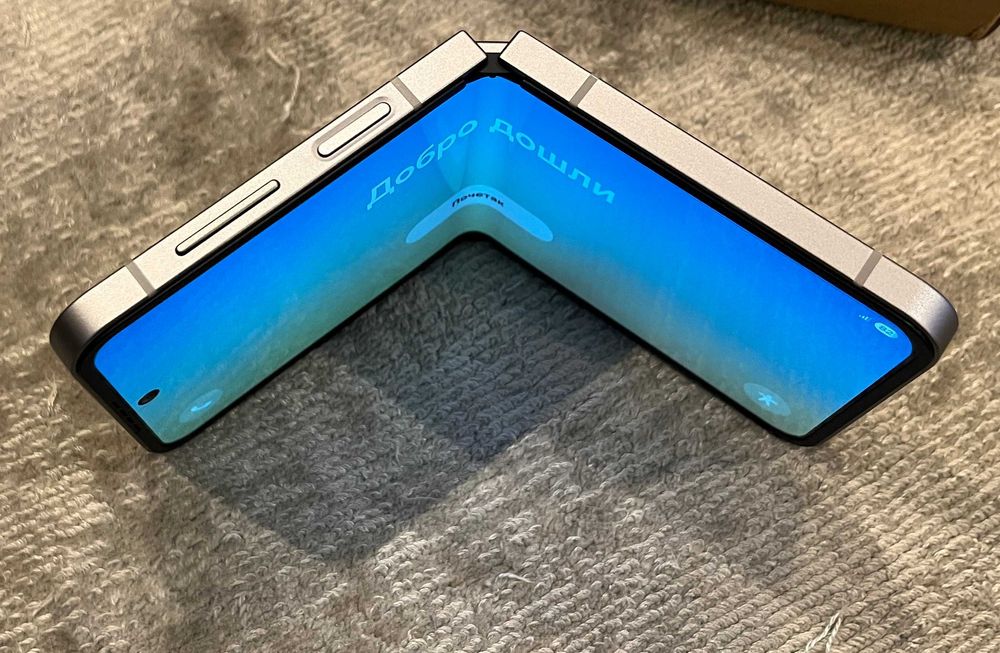 Samsung Galaxy Z FLIP6 12 GB / 512 GB 5G