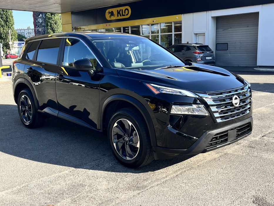 Nissan Rogue SV awd 2025p гарний стан авто