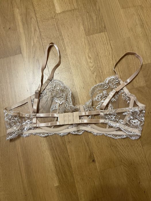 Zmysłowy koronkowy komplet bielizny nude