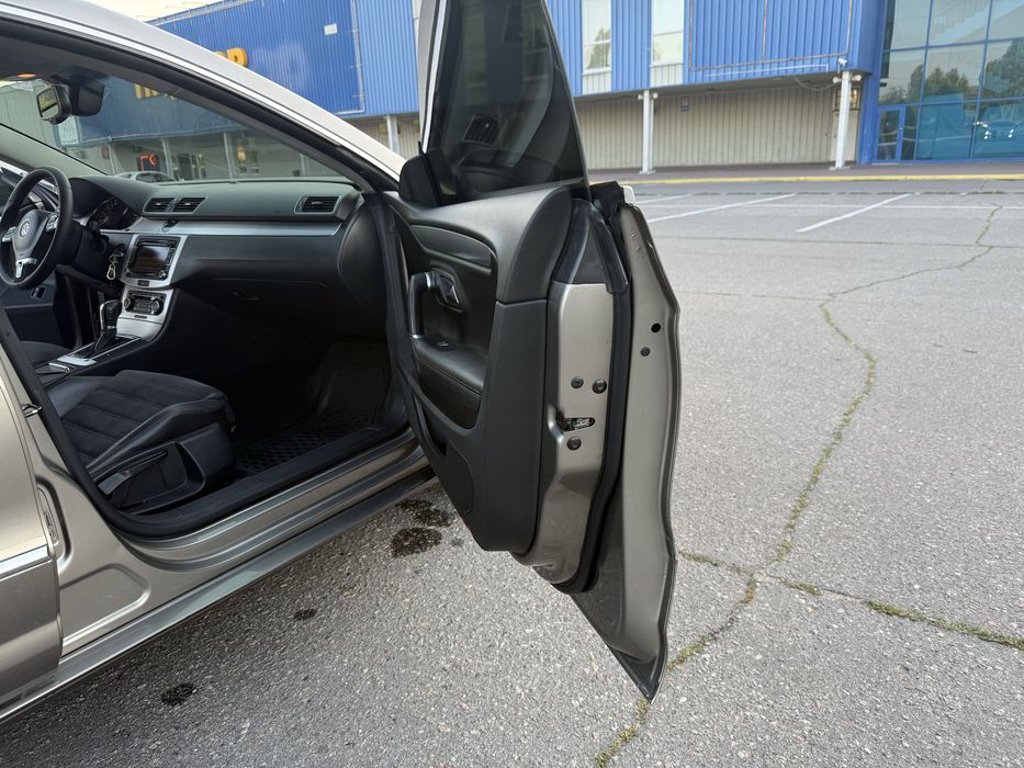 Volkswagen  Passat cc 2011 года 1.8 tsi