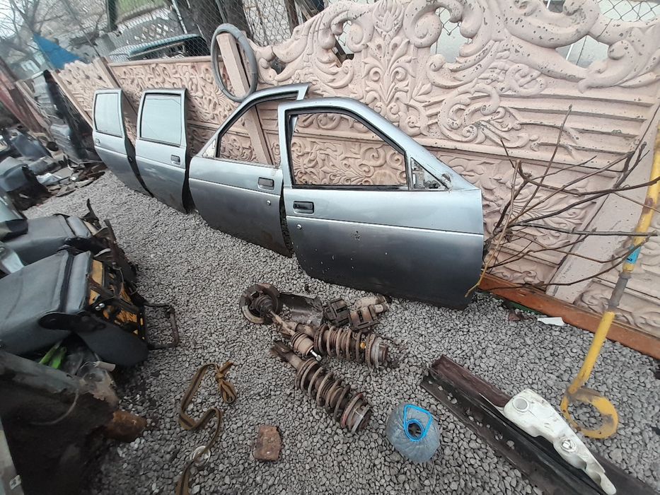 Двери лада  ваз 2110 2111 2112 приора