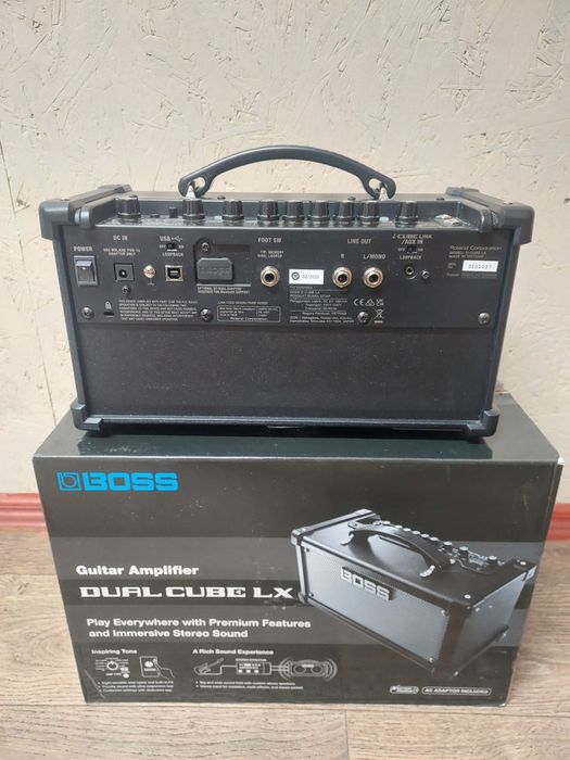 Комбопідсилювач BOSS Dual Cube LX