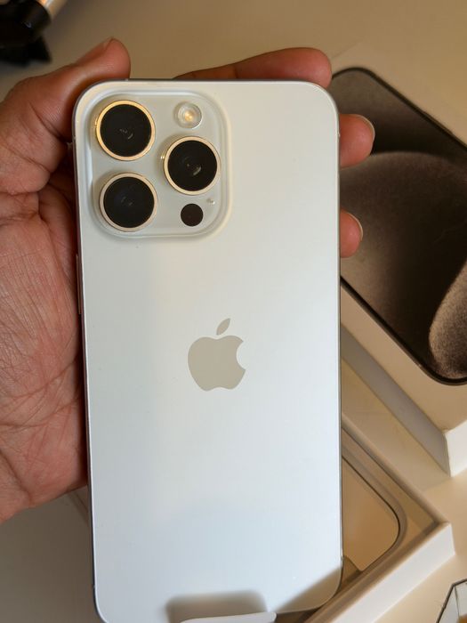 iPhone 15 Pro Max IMPECÁVEL