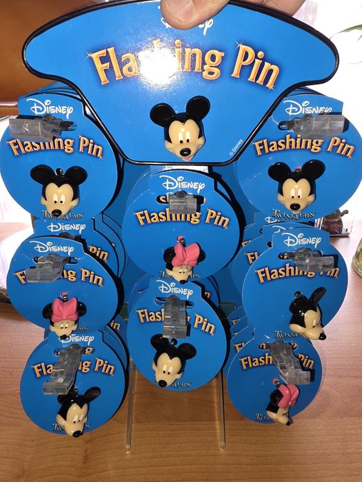 Pins Disney com luz