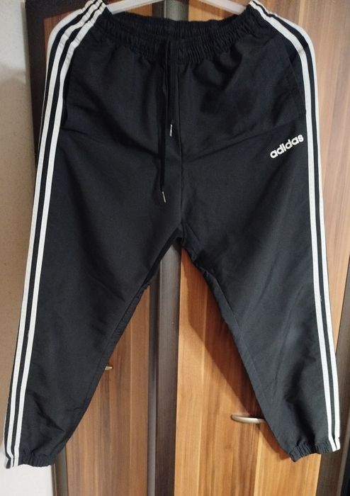 Spodnie dresowe męskie Adidas rozmiar M stan bardzo dobry