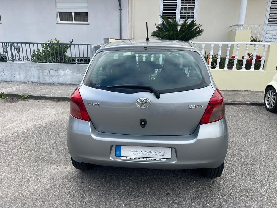Toyota Yaris — fotografia 3