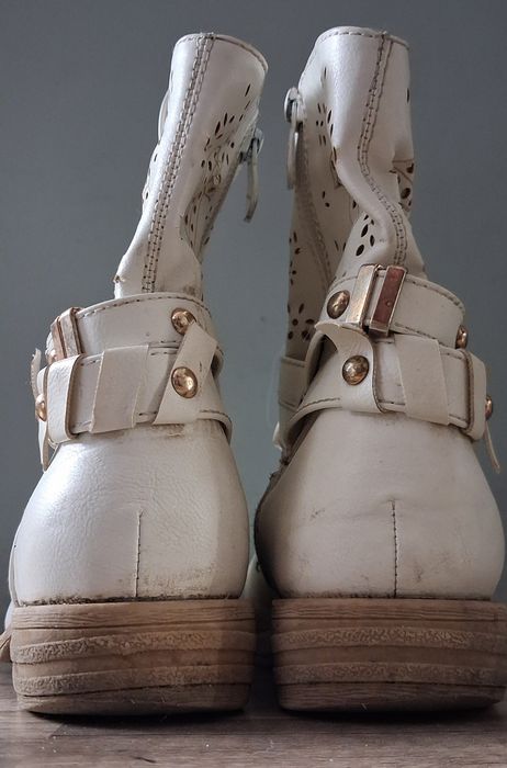 Białe botki rozmiar 36