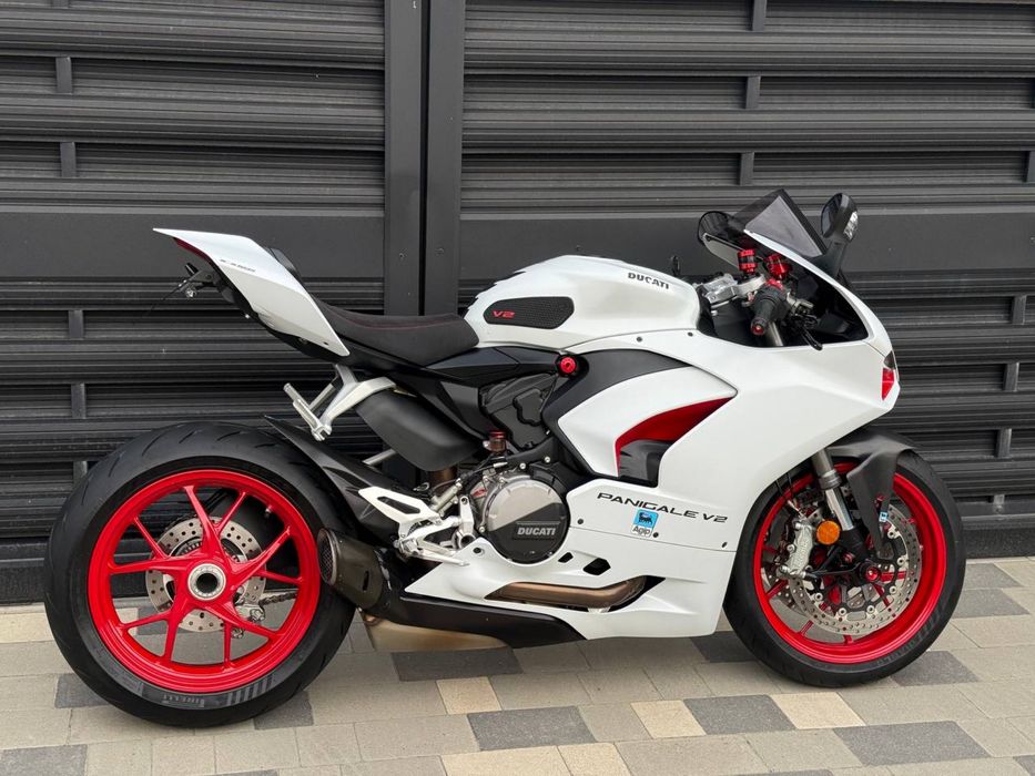 Ducati Panigale V2 2023 рік