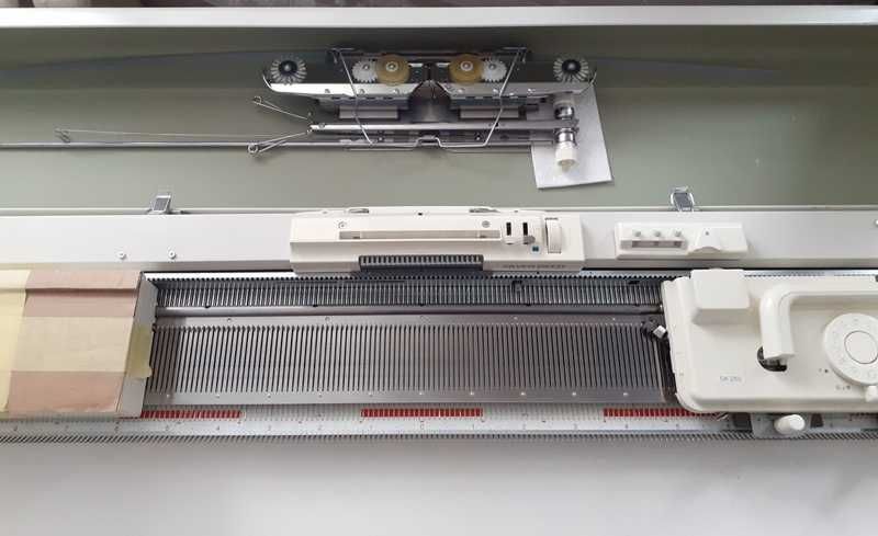 в'язальна машина 5-го класу однофонтурна  Silver Reed 280