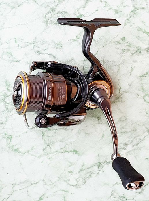 Котушка Daiwa 21 Luvias Airity FC LT 2000S-H