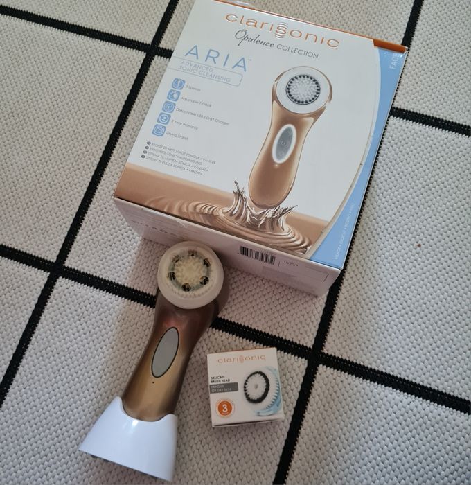 Clarisonic Aria złota Sephora soniczna szczoteczka do twarzy limitowan