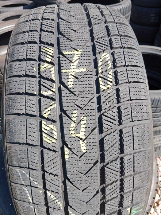 Opona używana 245/40R18 Firemax FM808 1szt.