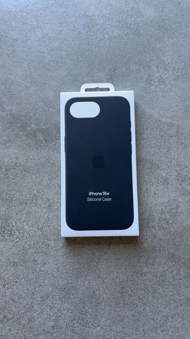 Oryginalne etui Apple Silicone Case do iPhone 16e – nowe, zaplombowane